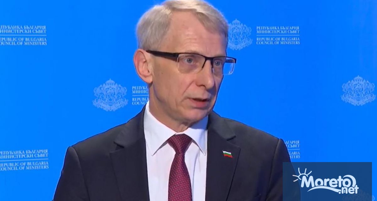 Министър председателят в оставка Николай Денков отговаря директно на въпроси на