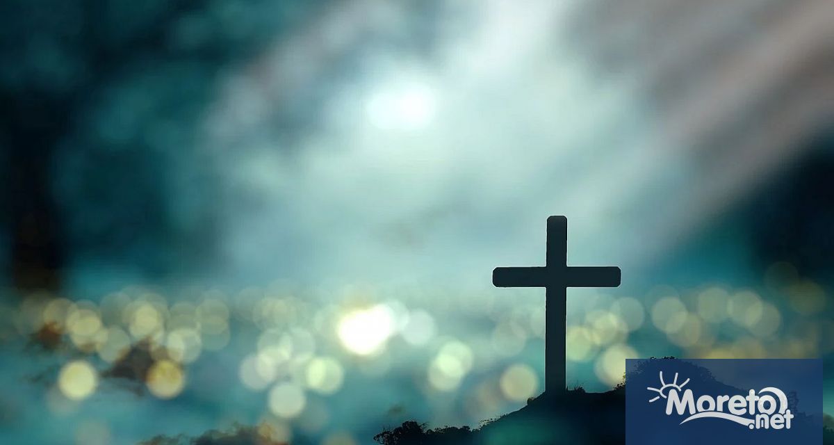 С благословението на Негово Високопреосвещенство Варненския и Великопреславски митрополит Йоан