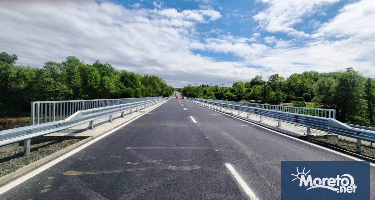 Завърши строителството на новия мост на пътя Царево - Ахтопол.