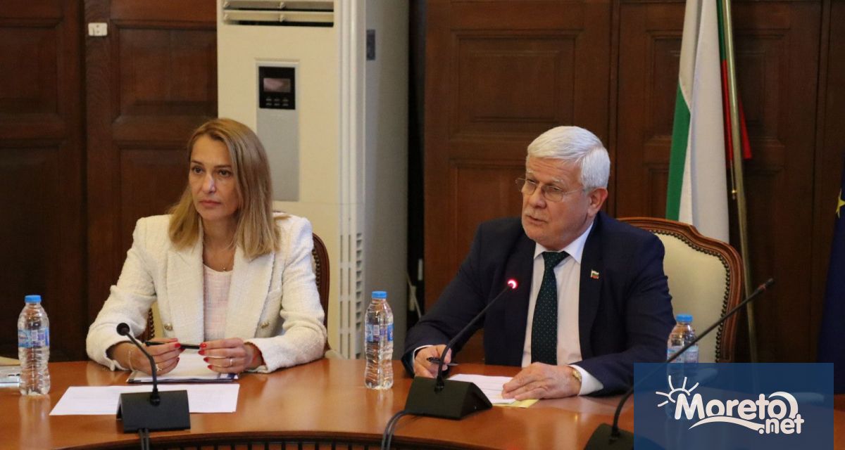 Министърът на земеделието и храните Кирил Вътев обсъди с представители