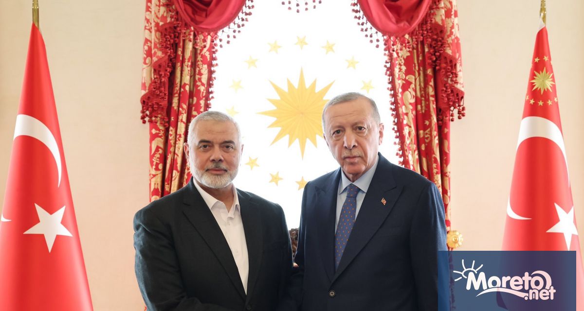Турският президент Реджеп Тайип Ердоган и политическият ръководител на Хамас