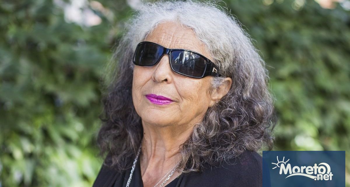 Възпитаниците на Детско юношеския театър Златното ключе с художествен ръководител Сия