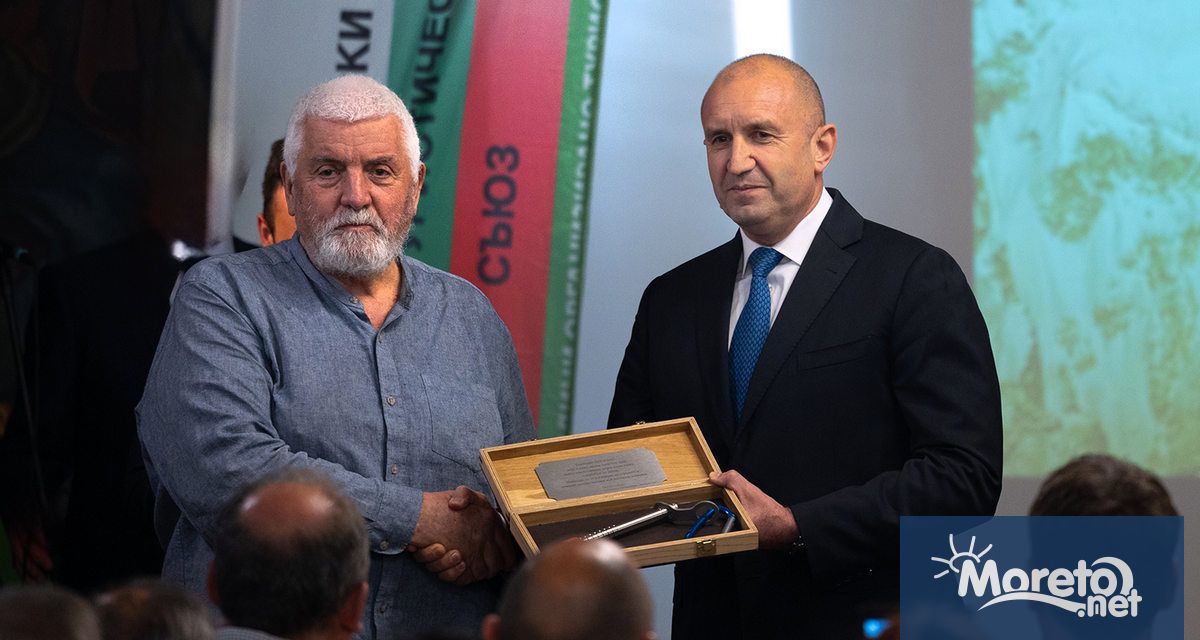 Държавният глава Румен Радев участва днес в Централния военен клуб