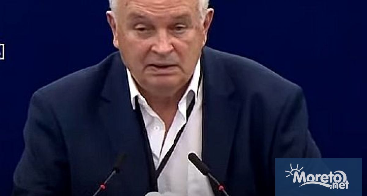 Имаме нужда от мир каза словашкият евродепутат Мирослав Радаковски докато