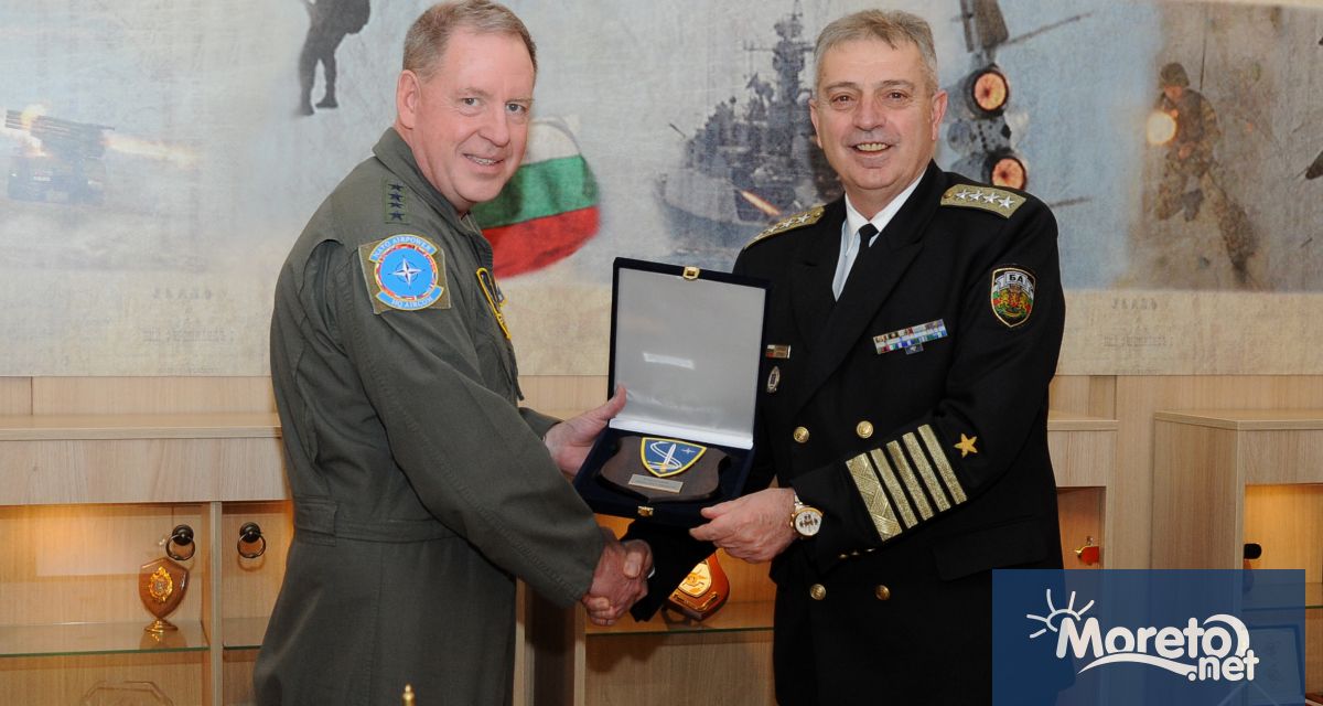 Началникът на отбраната адмирал Емил Ефтимов се срещна днес 25