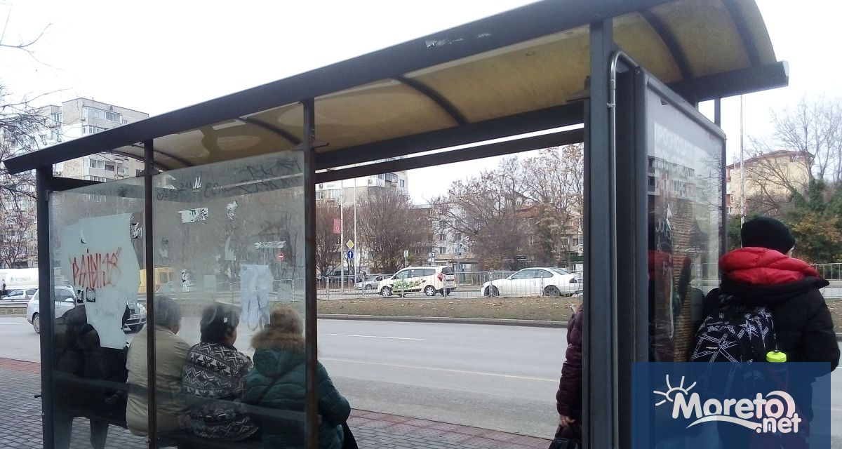 Още тази седмица започва поетапното почистване на спирките на градския