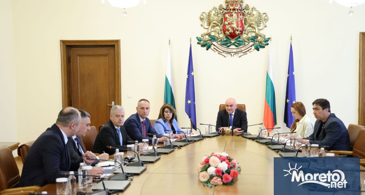 Министър председателят Димитър Главчев обсъди организацията на предстоящите избори с министрите