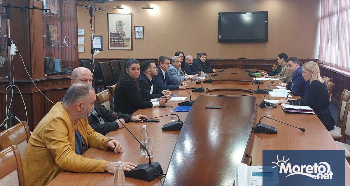 Заместник кметът по финансите Христо Рафаилов проведе днес консултации за определяне