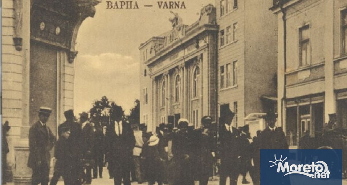 Масивно скеле е монтирано пред фасадата на фасадата на някогашното