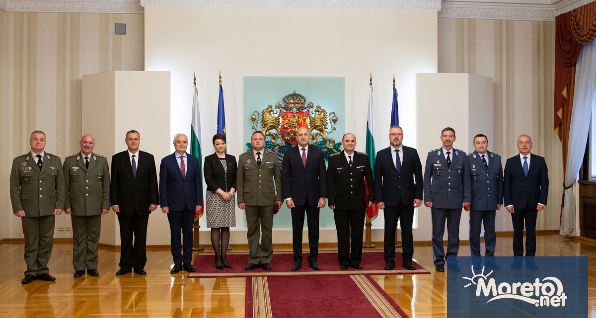 На церемония в Гербовата зала на Дондуков 2 президентът и