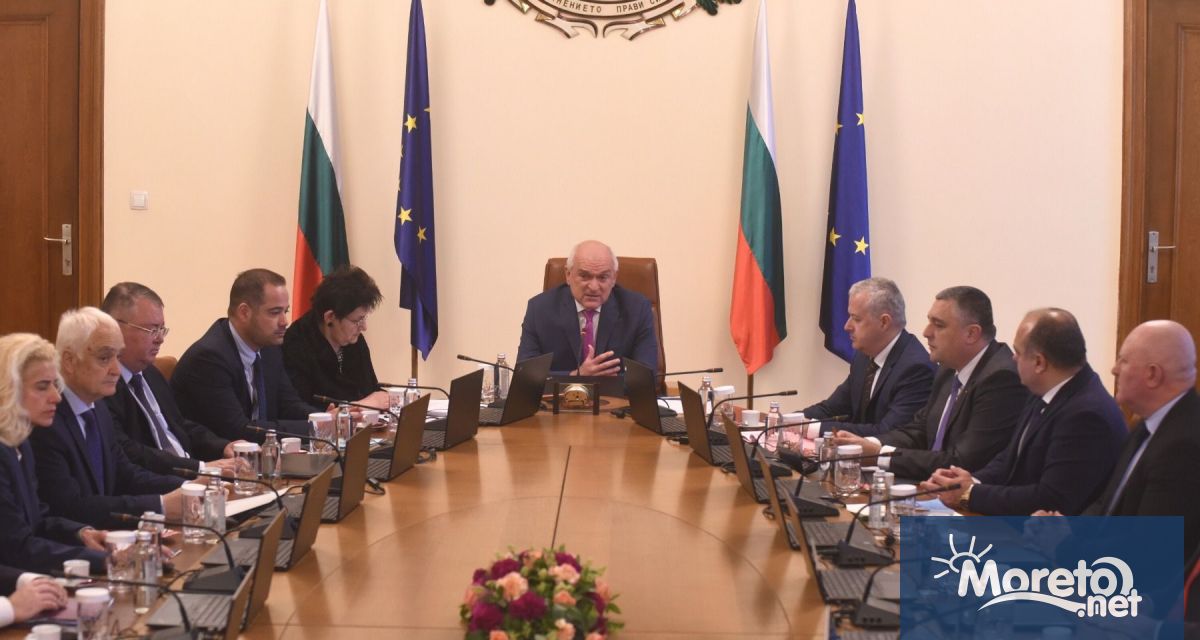 Удостоверяването на съответствието на машините за гласуване върви по график