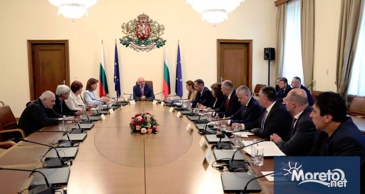Премиерът Димитър Главчев проведе поредна работна среща с представители на
