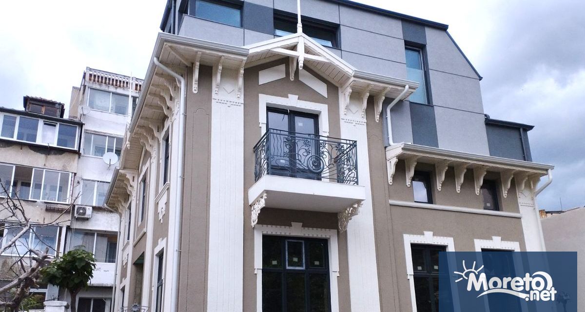 Още един архитектурен паметник в центъра на Варна се радва