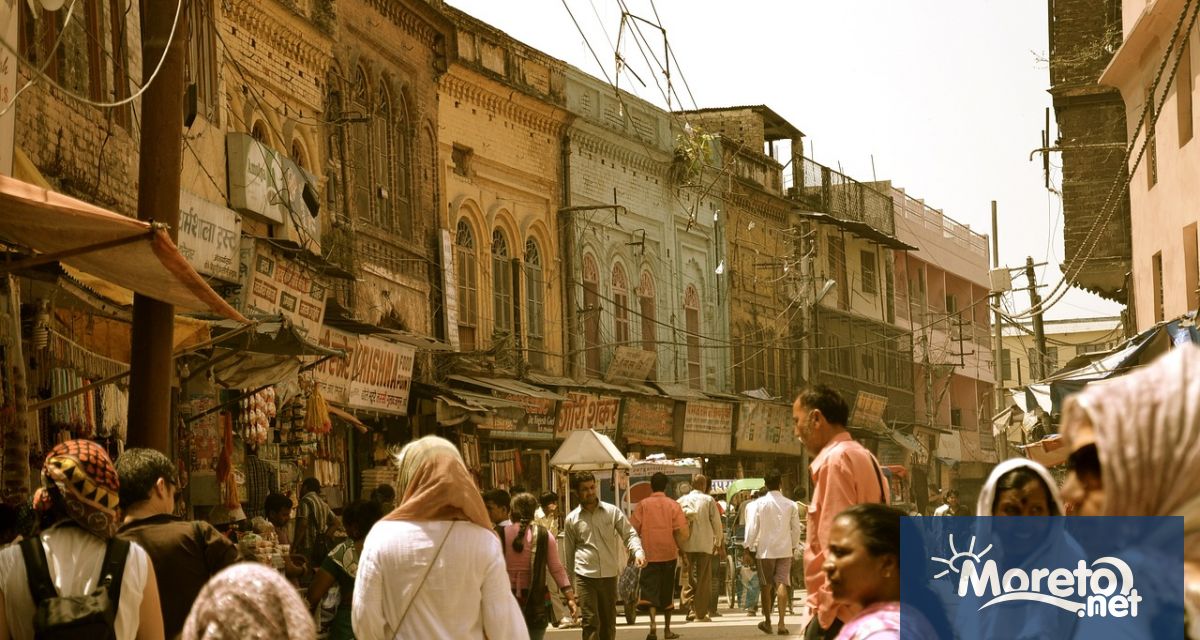 Гореща вълна е обхванала части от Северозападна Индия а столицата