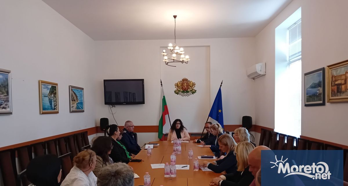 Броени дни след откриването на летния туристическия сезон областният управител