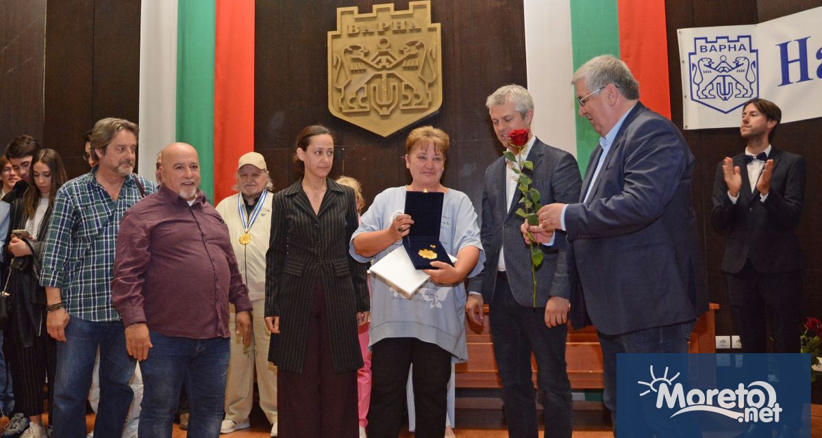 33 личности и колективи бяха отличени с Награда Варна за