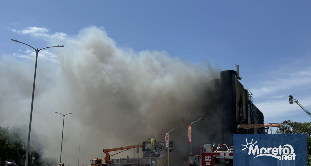 5 етажната сграда на хипермаркет Аветисян във Варна с всички намиращи