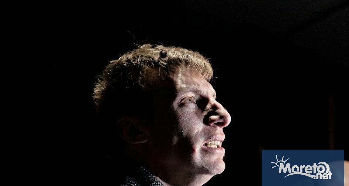 За яркия образ на главния герой Петър в представлението Ботушът