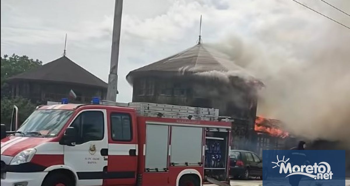 Горят и последните останали дървени постройки на бившата Цирковата площадка