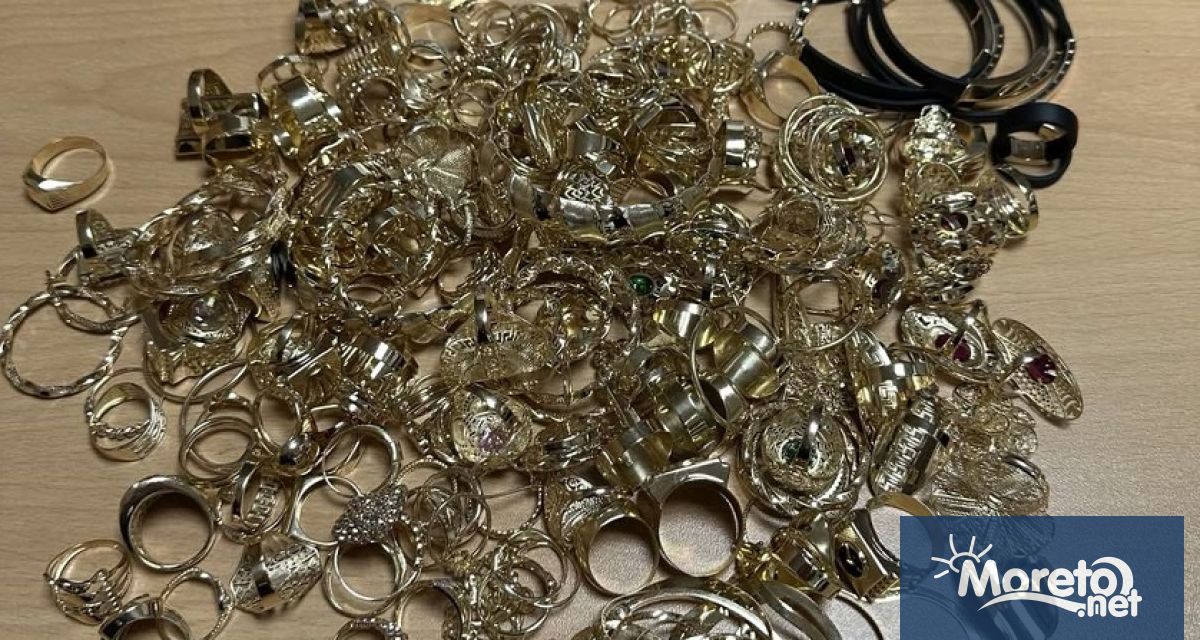 Митнически служители задържаха златни накити за над 80 хил лева