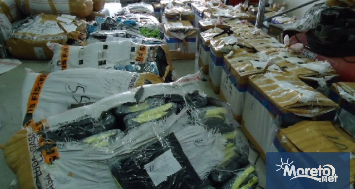 Митнически служители откриха голямо количество маркови стоки при две проверки
