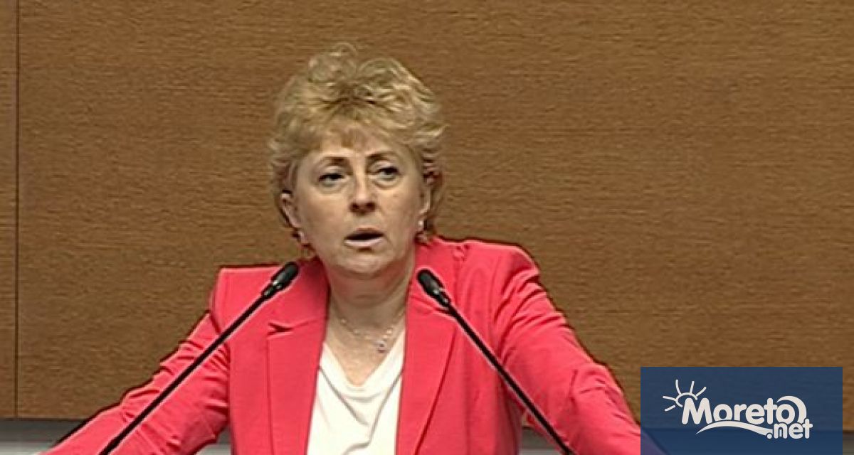 Винаги започваме с програмни речи в които даваме обещания които