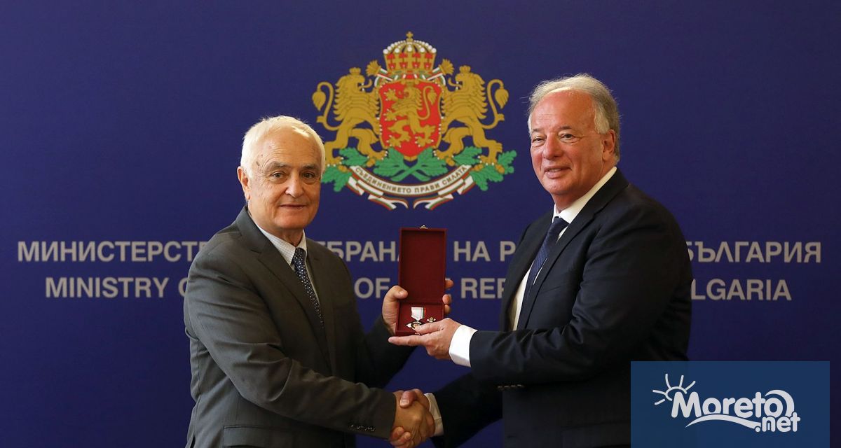 Министърът на отбраната Атанас Запрянов и началникът на отбраната адмирал