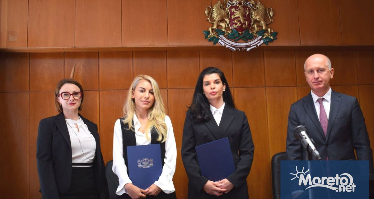 На официална церемония в Окръжен съд – Варна след спечелен