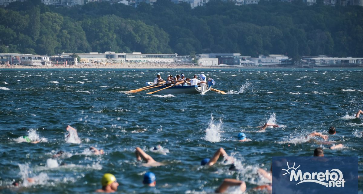 18 годишният Дарен Кирилов от плувен клуб Доростол Силистра и 21 годишната