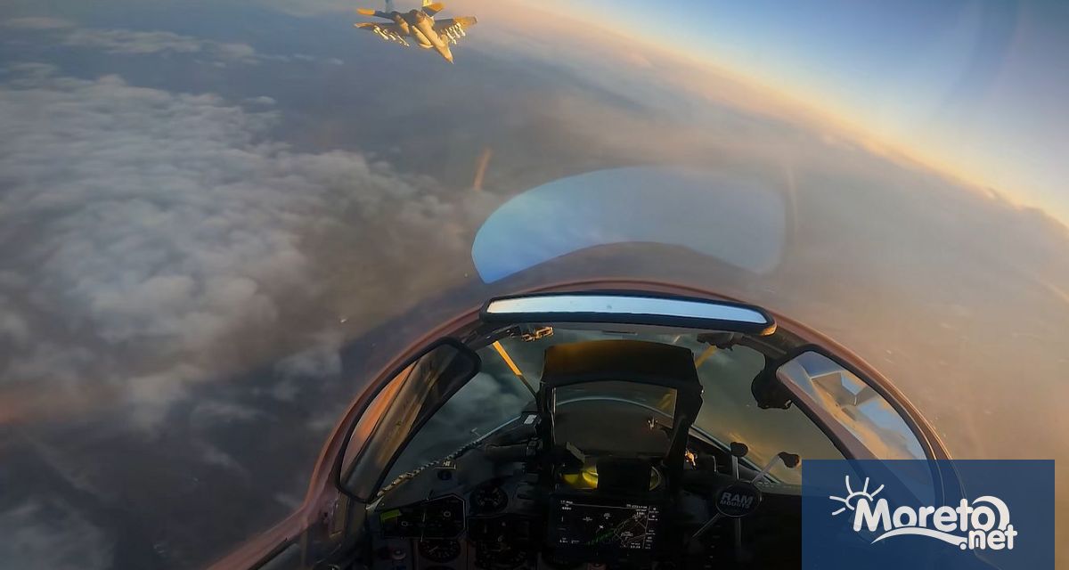 Украински изтребители F 16 бяха изложени в неделя от президента Володимир Зеленски