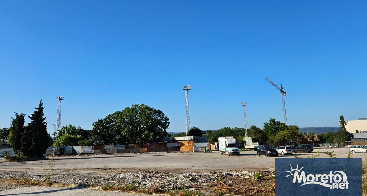 Изгорелите бараки до Цирковата площадка във Варна вече са разчистени