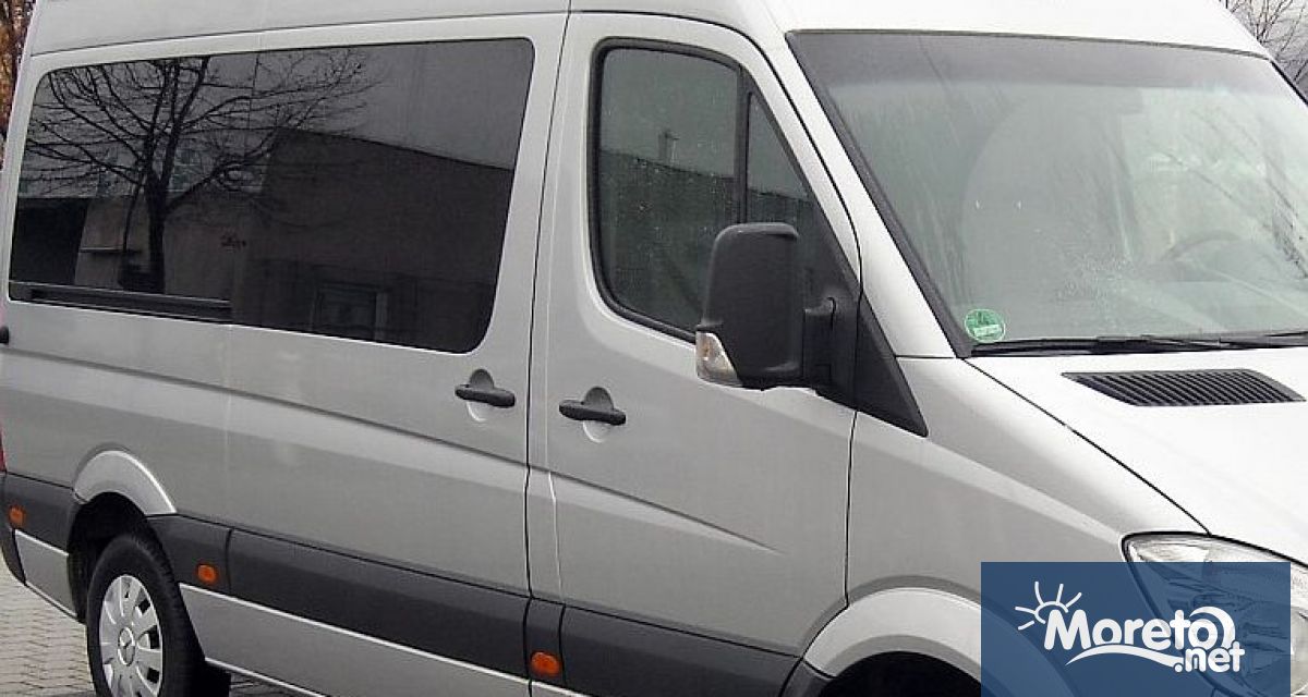 Водач на бус отнесе глоба заради това че е оставил