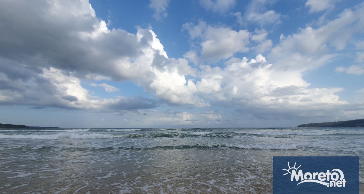 През нощта ще преобладава ясно време с разкъсана висока облачност