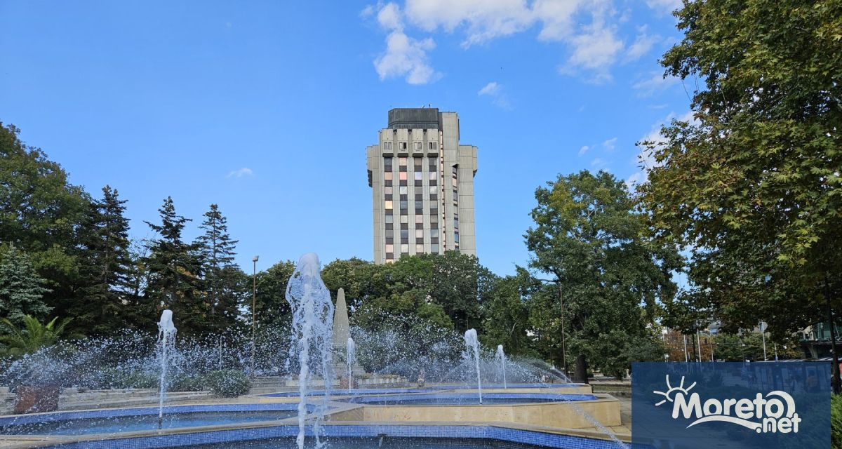 Комисията по социални дейности и жилищна политика към Общински съвет