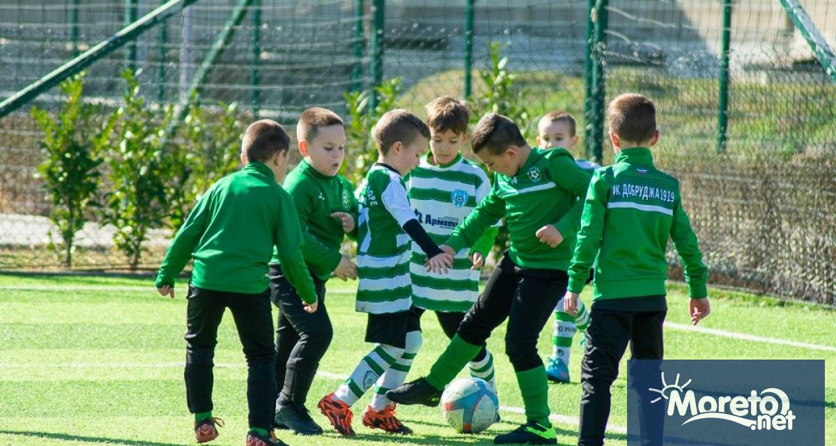40 отбора детски футболни отбора от България и Румъния си