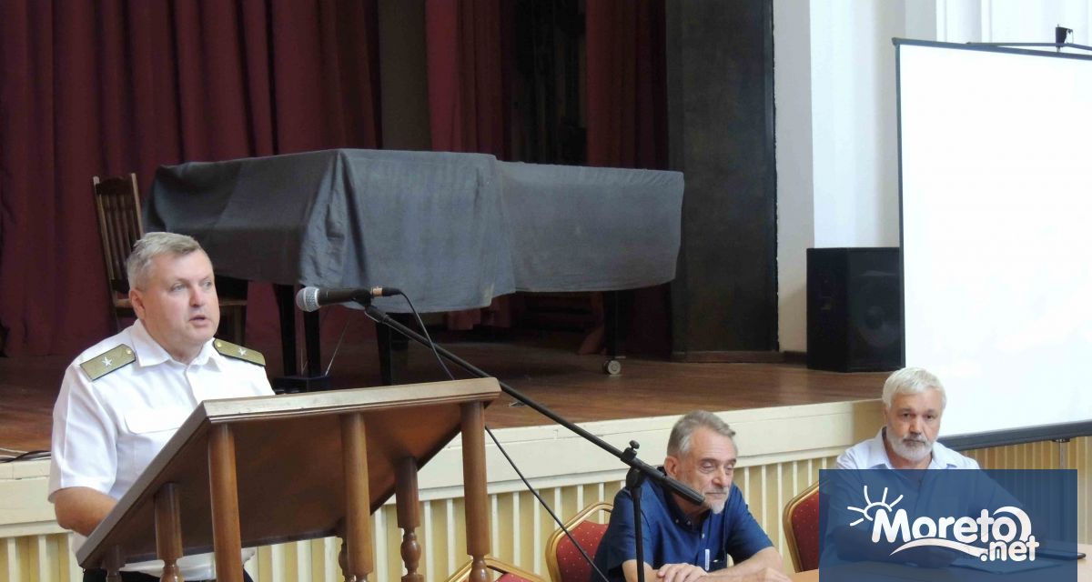 Книгата на Йовчо Стоянов и Румен Кузов Българските военноморски сили