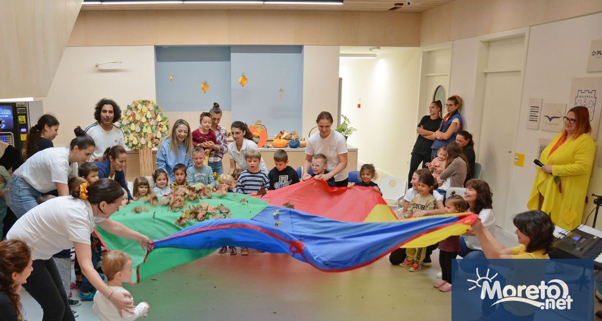 Празникът беше отбелязан с кратко тържество в което взеха участие