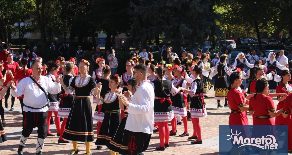 Юбилейното десето издание на Национален фестивал на клубовете за народни