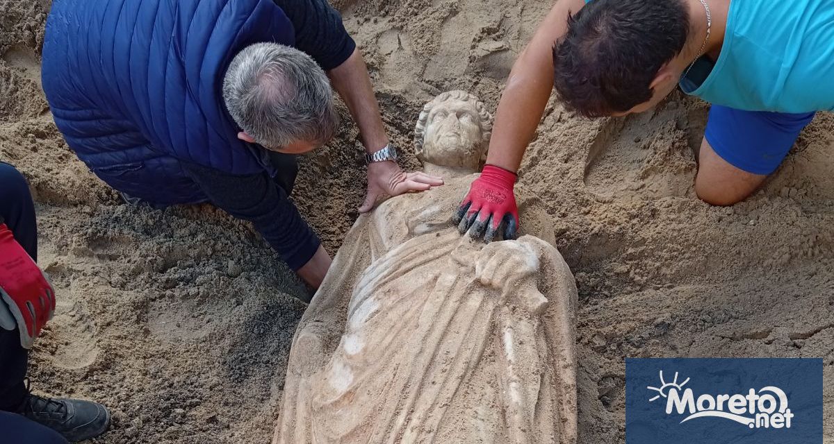 Уникална мраморна статуя на мъж от римската епоха откриха при