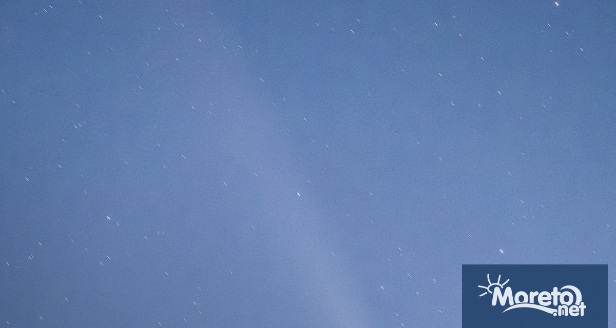 Този красив кадър на рядката комета A3 Tsuchinshan ATLAS край Варненско