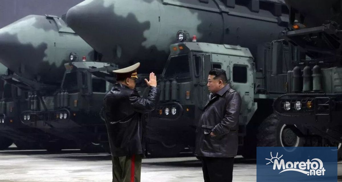 Севернокорейският лидер Ким Чен Ун посети ракетни бази за да