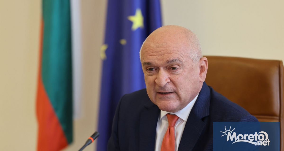 Правителството е единствената институция която продължава да работи и си