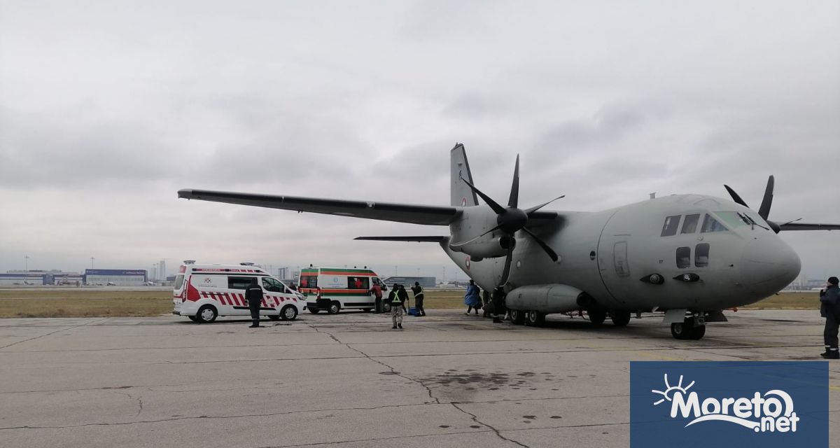 Дежурен екипаж на самолет C 27J Spartan от състава на авиобаза