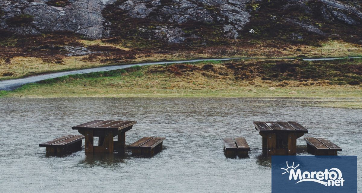 Мъж загина при внезапни наводнения които удариха гръцкия остров Лимнос