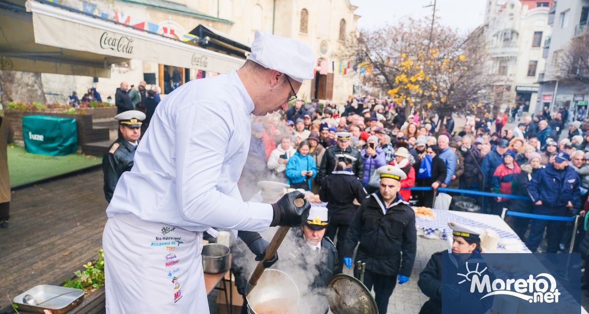500 порции от традиционния никулденски курбан раздадоха във Варна след