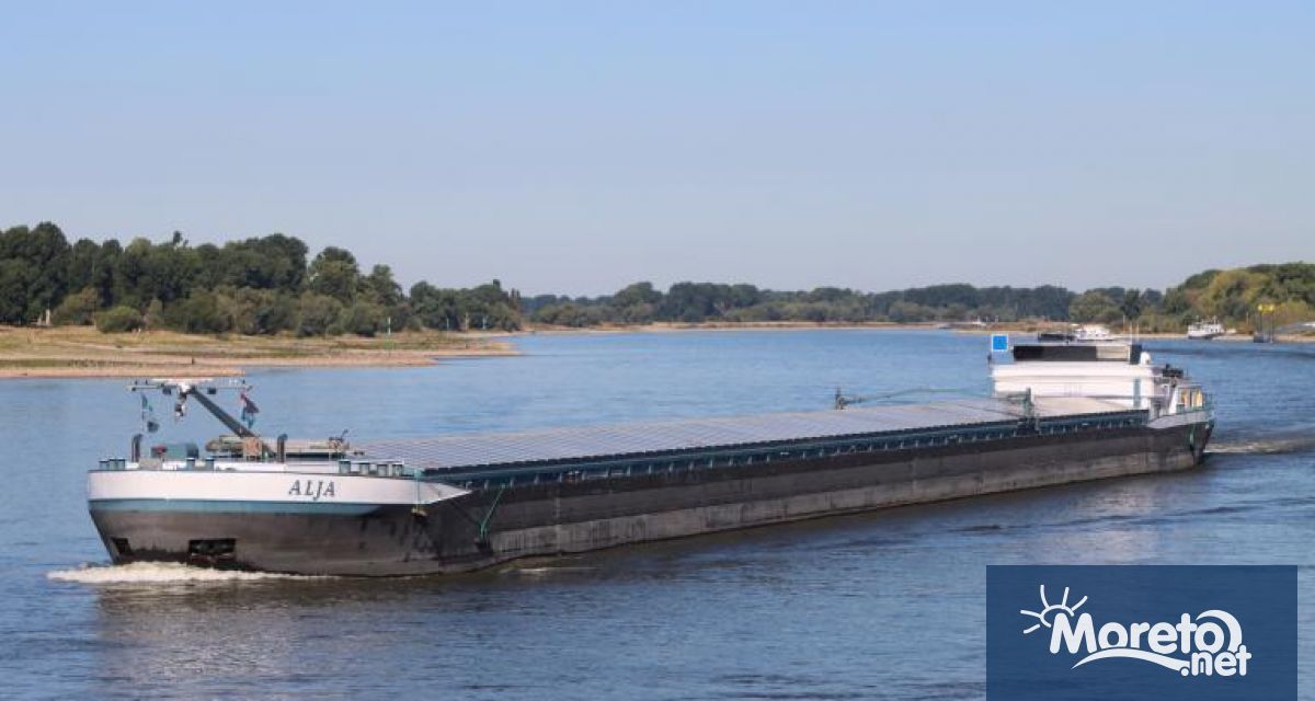 Трета седмица петима украински моряци бедстват на кораба Алджа във