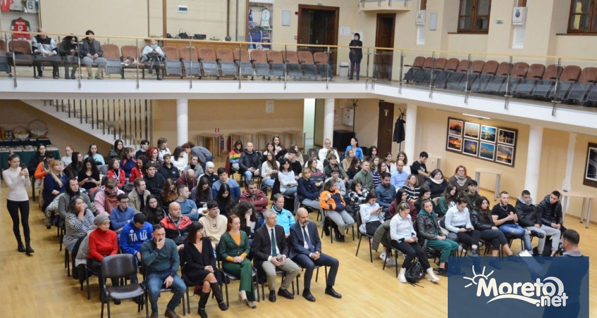 Кметът на Варна Благомир Коцев награди най изявените варненски доброволци за