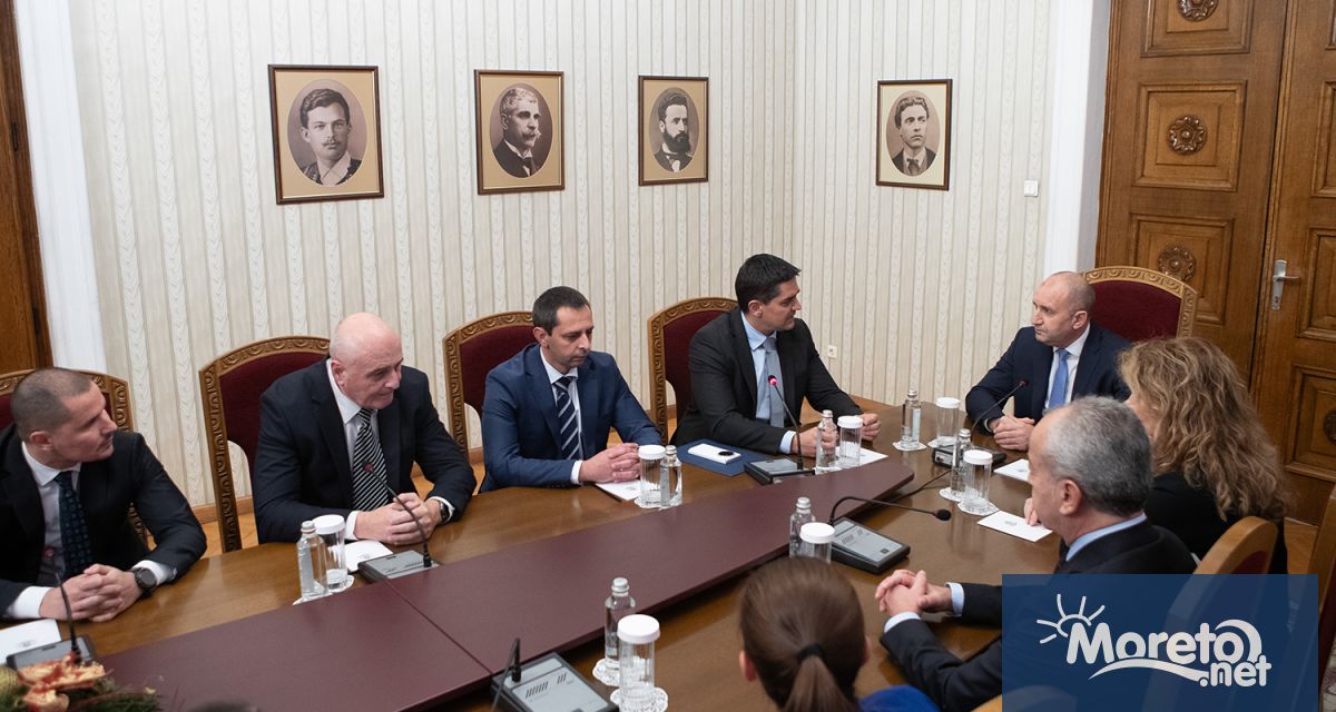 Дори и най малобройната политическа сила има значение в настоящия силно