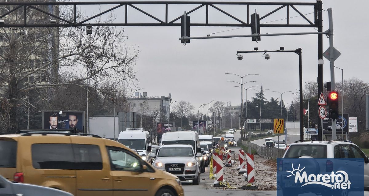 Движението във всички посоки в района на Двете кули –