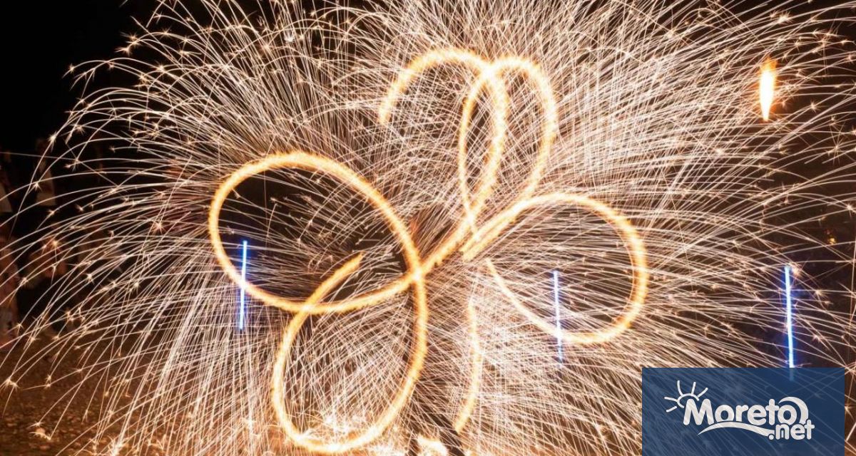 Огненото и светлинно шоу Палячи носител на награда Икар за